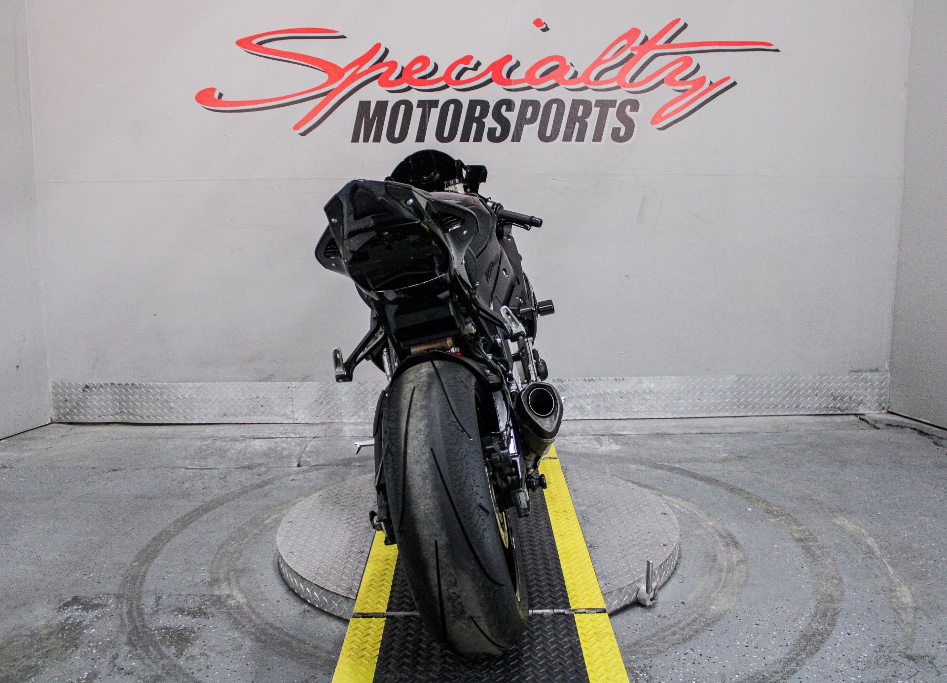 BMWL16867 - 2012 - BMW - S 1000 RR Rear View - Photo 6