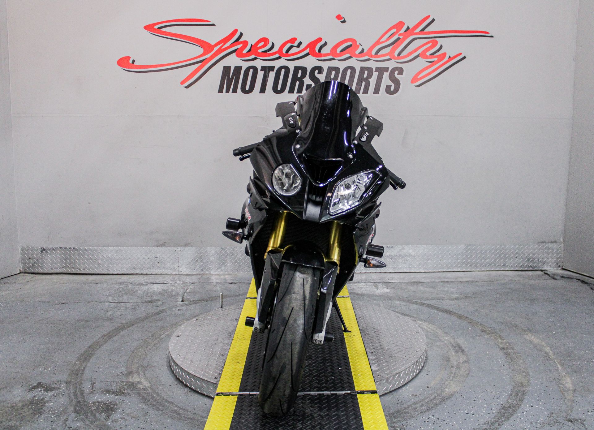 BMWL16867 - 2012 - BMW - S 1000 RR Front View - Photo 12