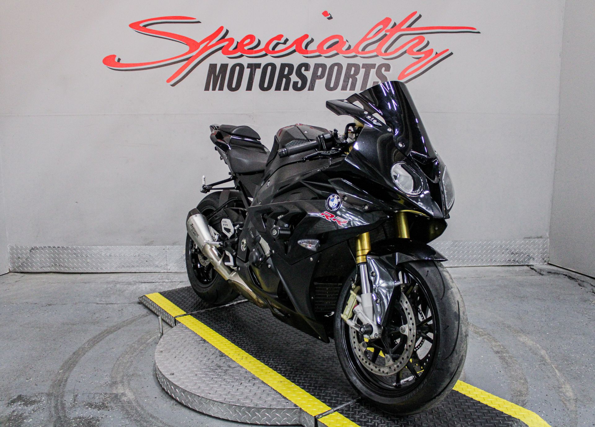 BMWL16867 - 2012 - BMW - S 1000 RR  Front Right Side View - Photo 13