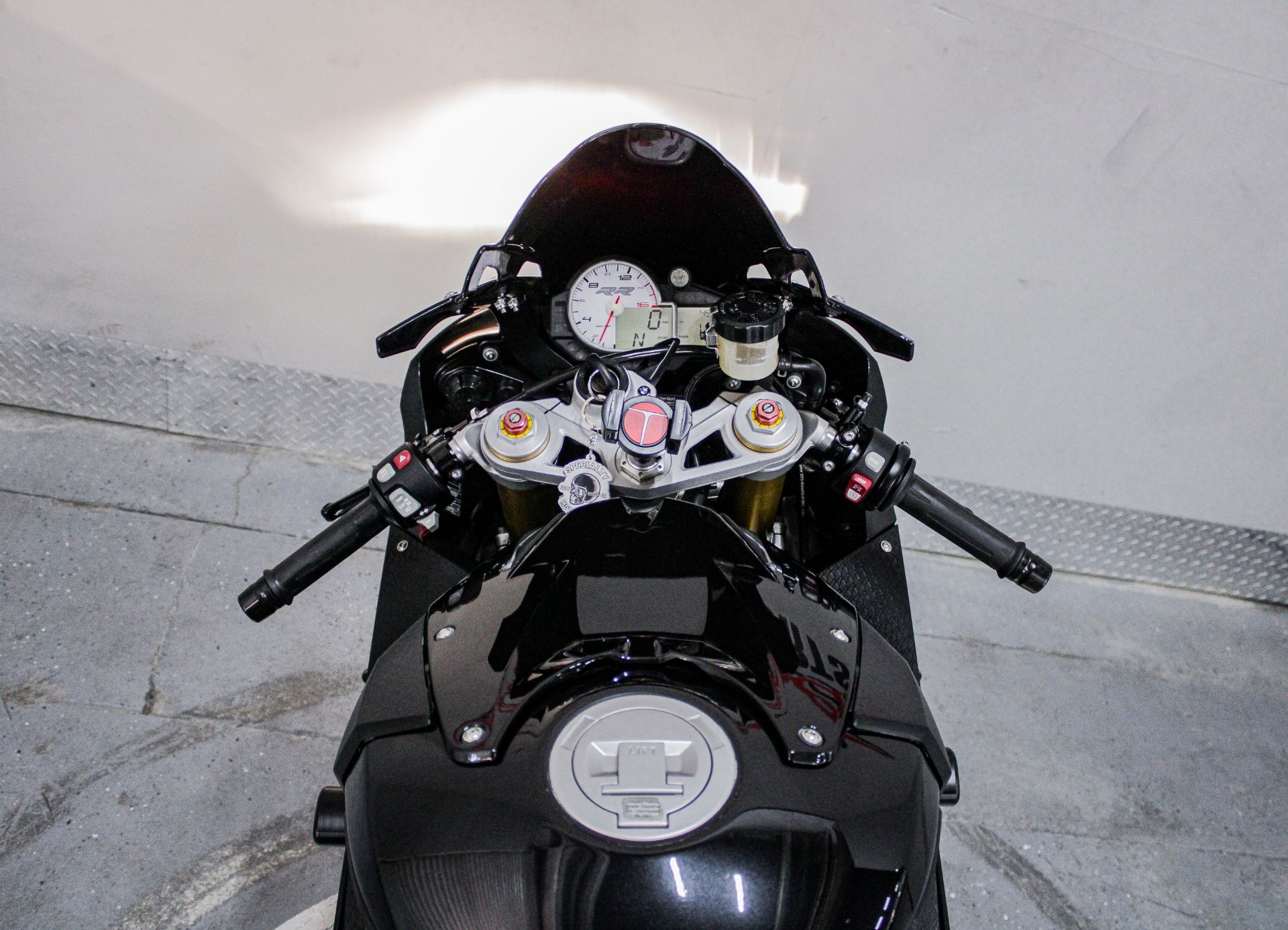 BMWL16867 - 2012 - BMW - S 1000 RR Dashboard - Photo 17