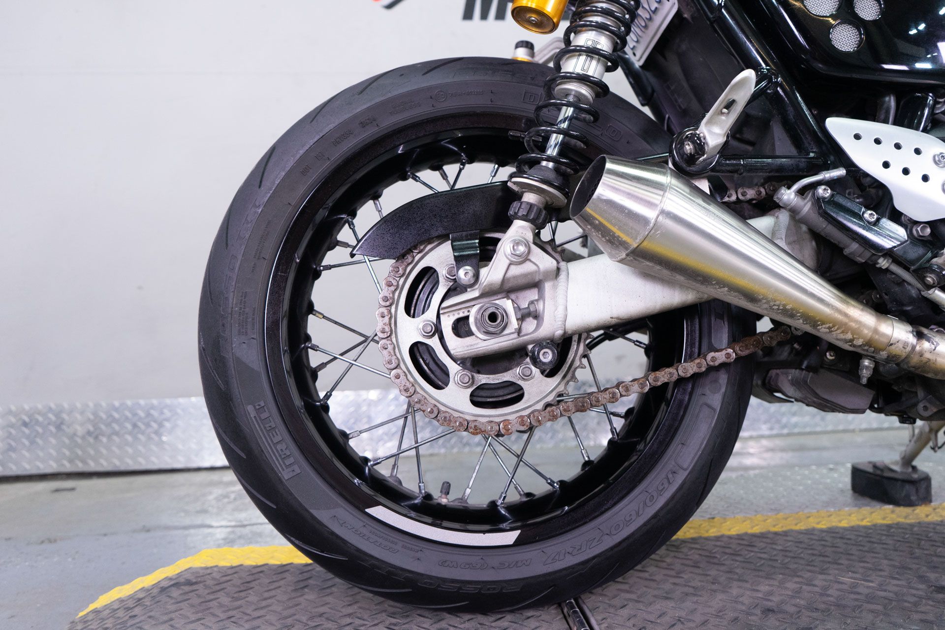 2023 Triumph Thruxton RS in Sacramento, California - Photo 8