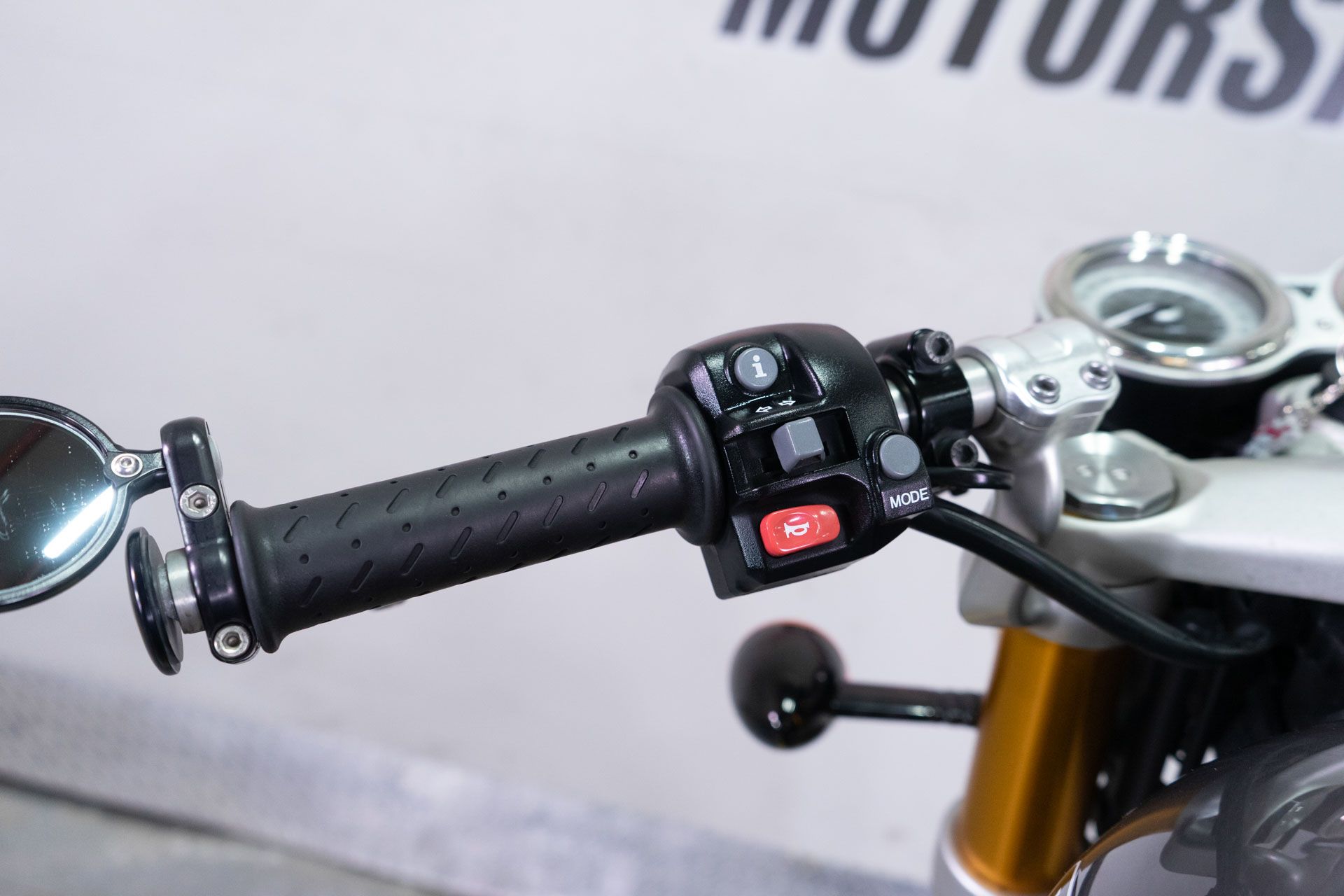 2023 Triumph Thruxton RS in Sacramento, California - Photo 13