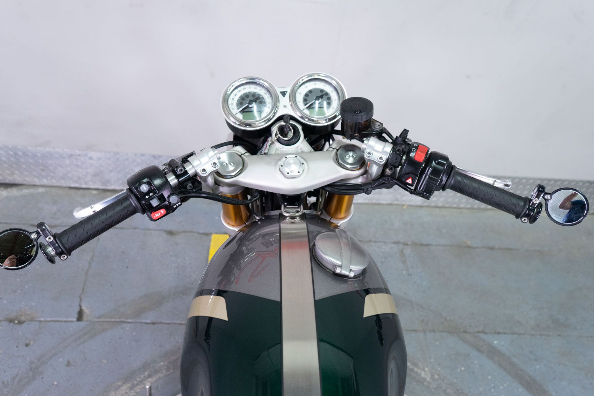 2023 Triumph Thruxton RS in Sacramento, California - Photo 16