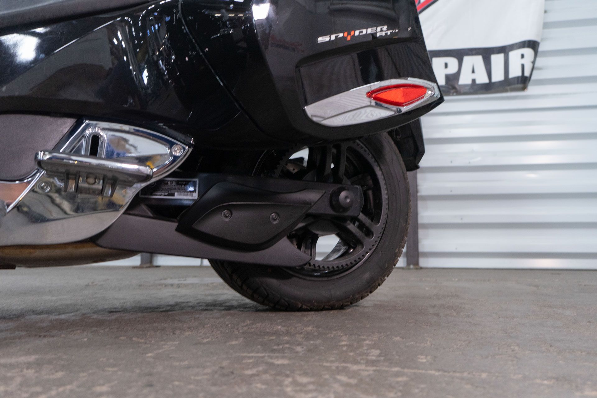 2015 Can-Am Spyder® RT SE6 in Sacramento, California - Photo 3