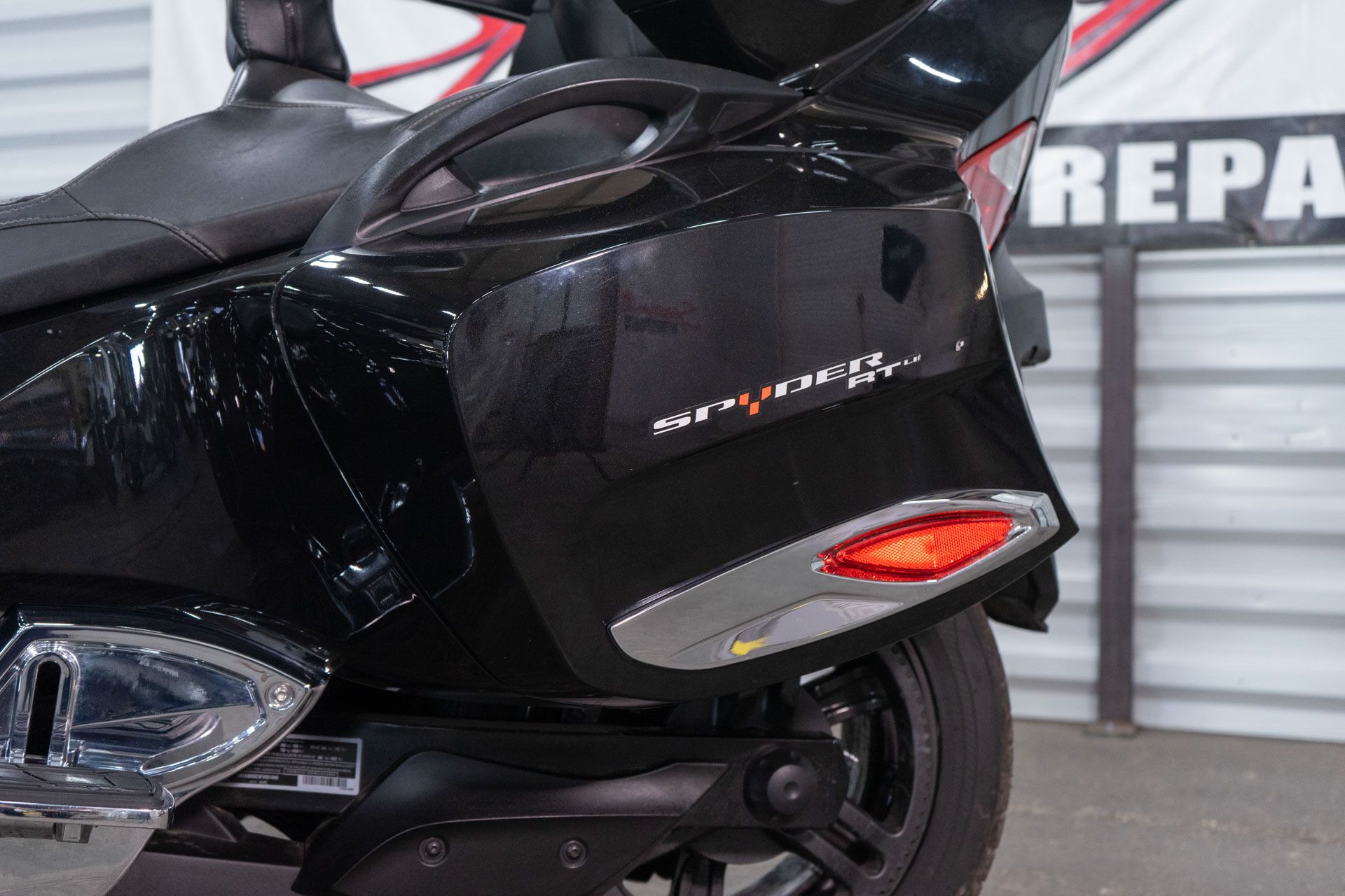 2015 Can-Am Spyder® RT SE6 in Sacramento, California - Photo 4