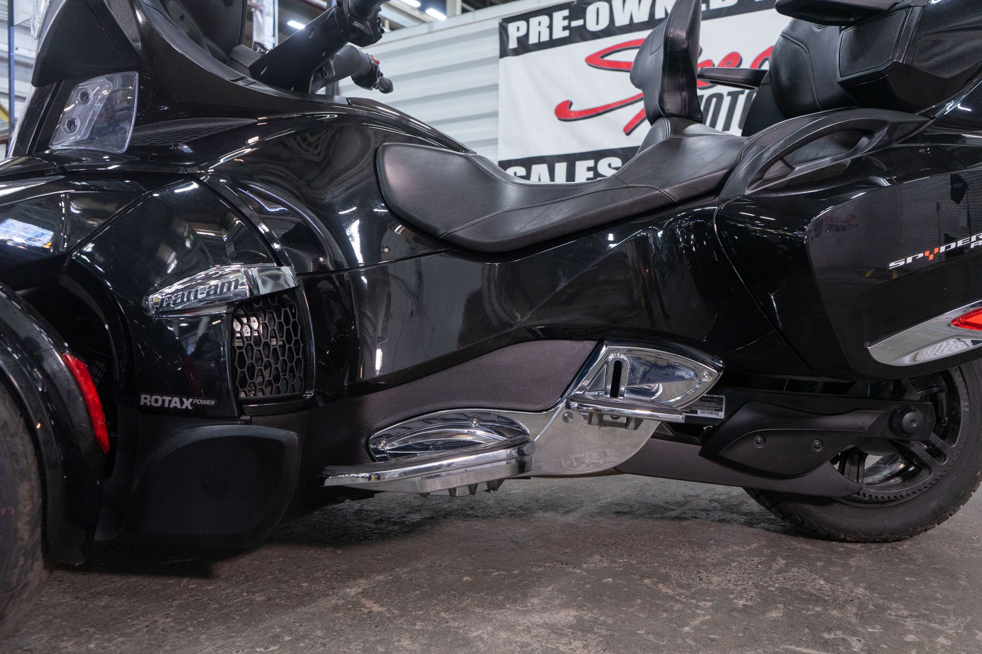 2015 Can-Am Spyder® RT SE6 in Sacramento, California - Photo 5