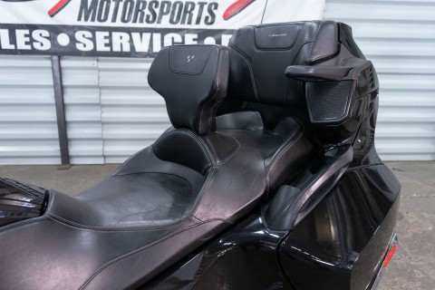 2015 Can-Am Spyder® RT SE6 in Sacramento, California - Photo 6