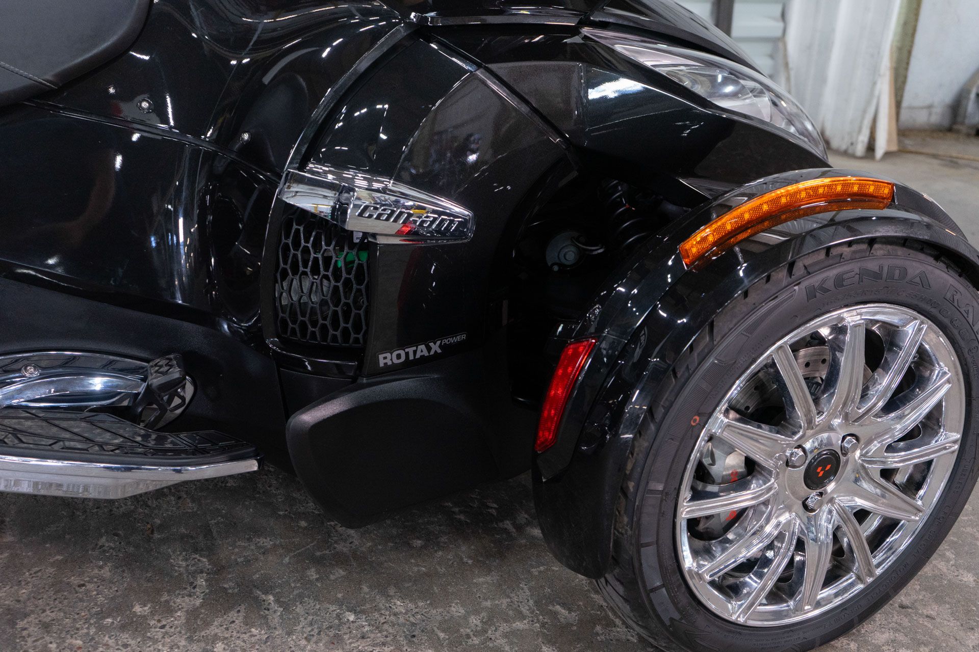 2015 Can-Am Spyder® RT SE6 in Sacramento, California - Photo 19