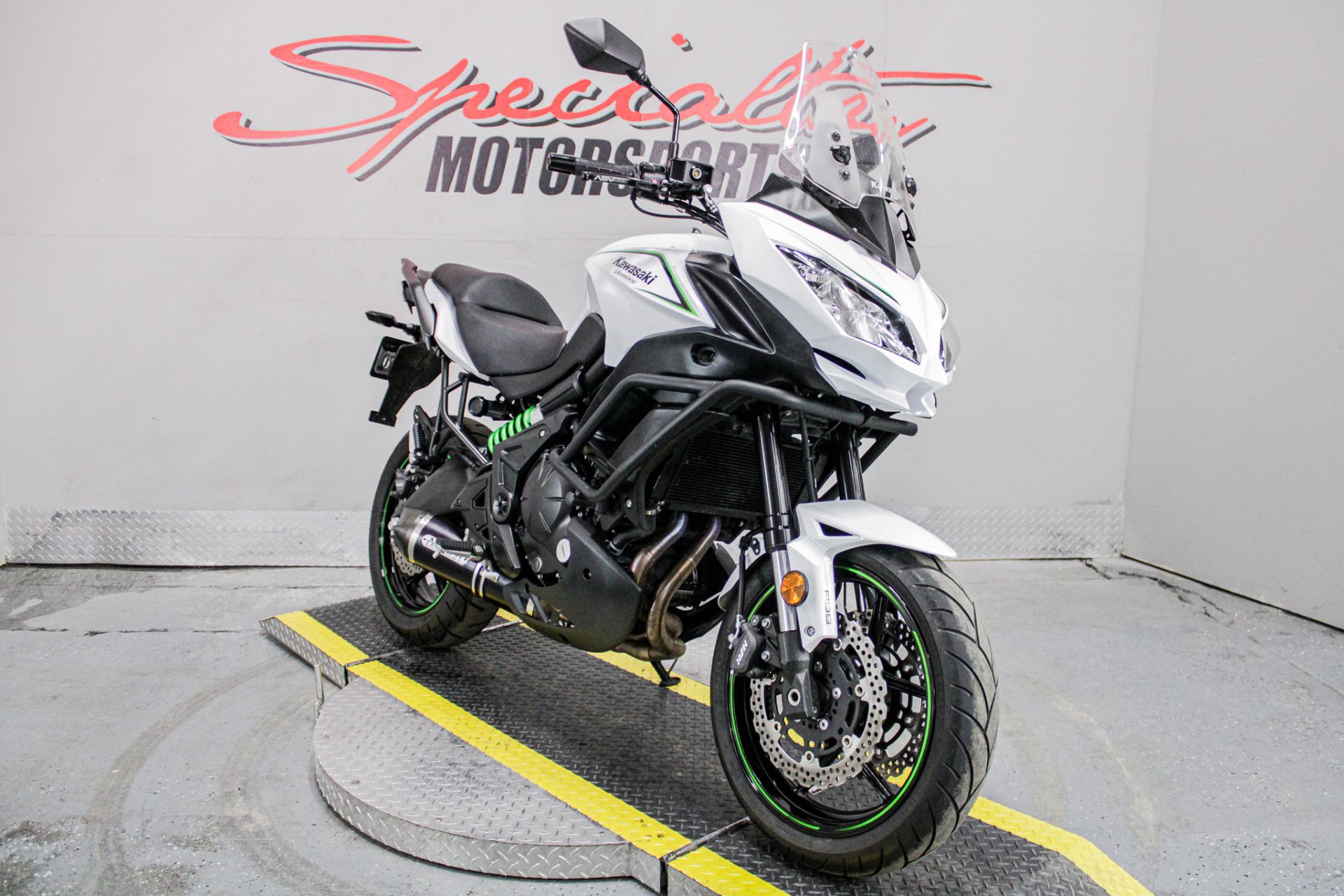 Front Right Side View - Photo 13