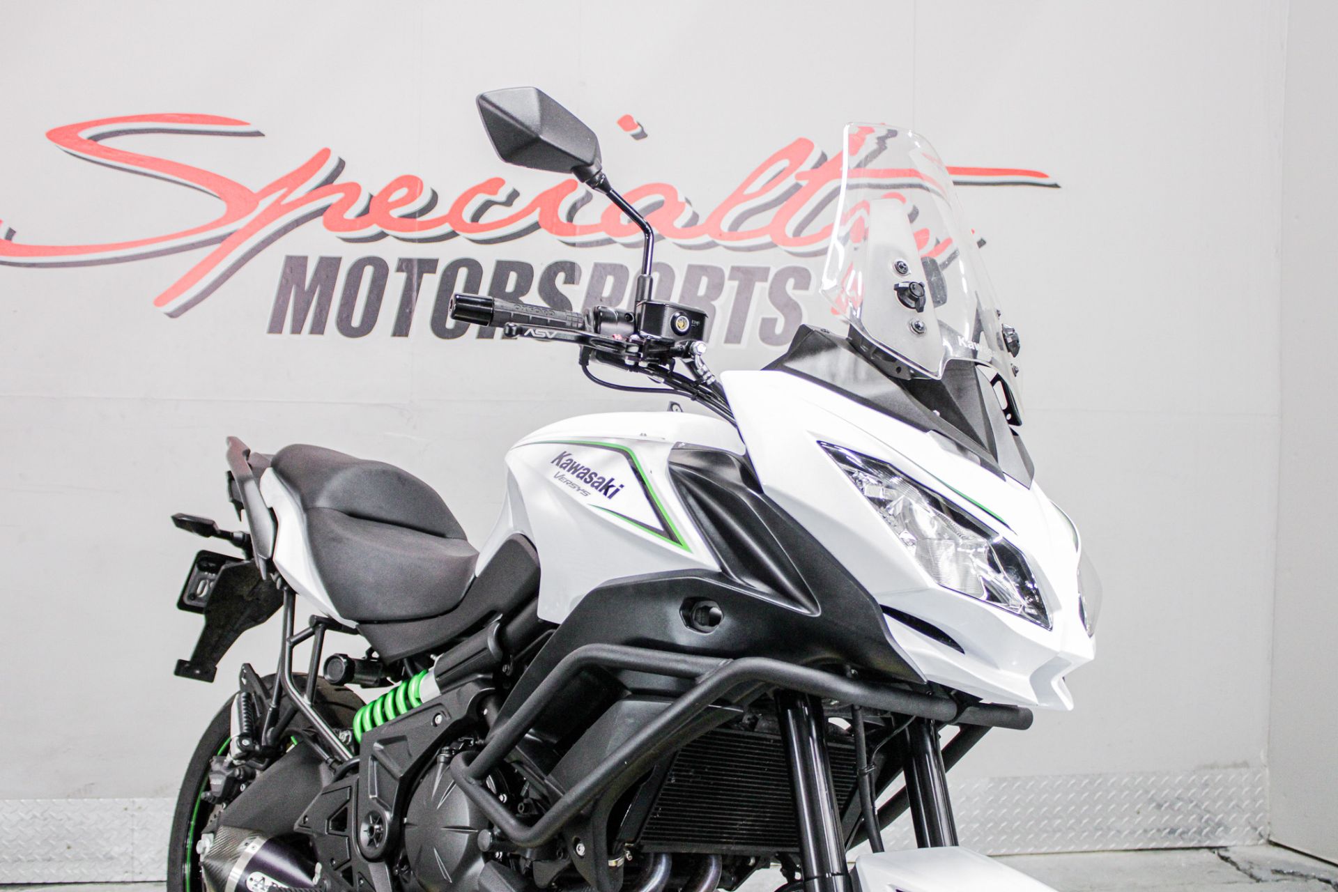 Front Right Zoomed In - Photo 14