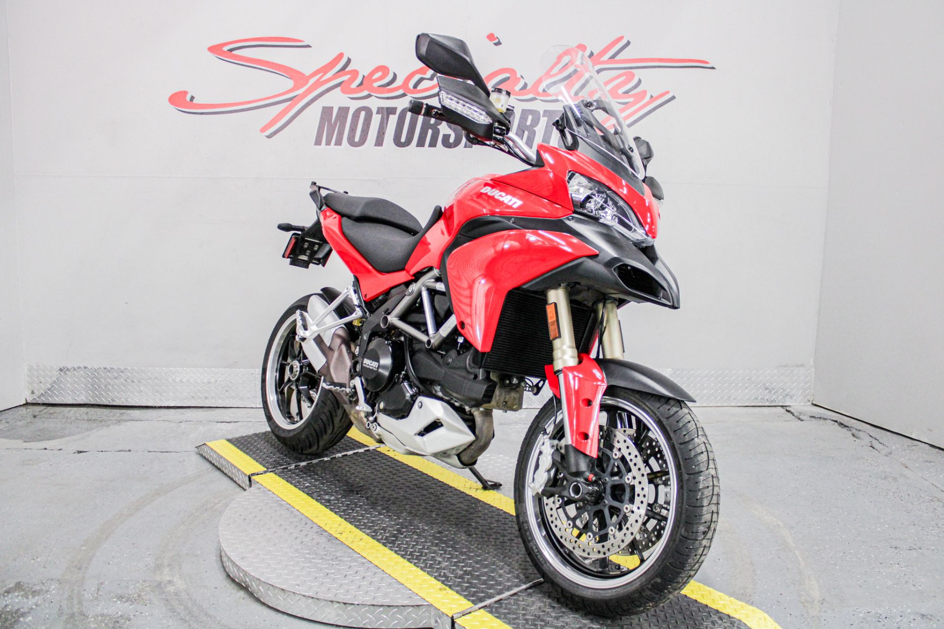 Front Right Side View - Photo 13