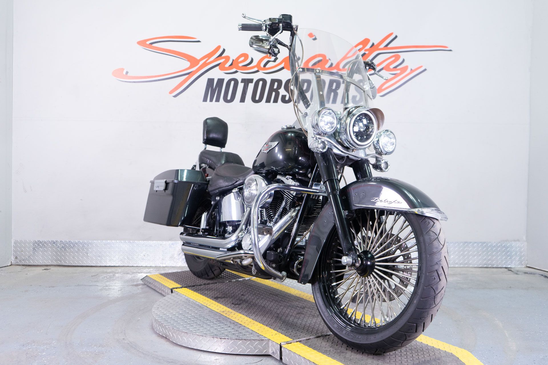 2005 Harley-Davidson FLSTN/FLSTNI Softail® Deluxe in Sacramento, California - Photo 2