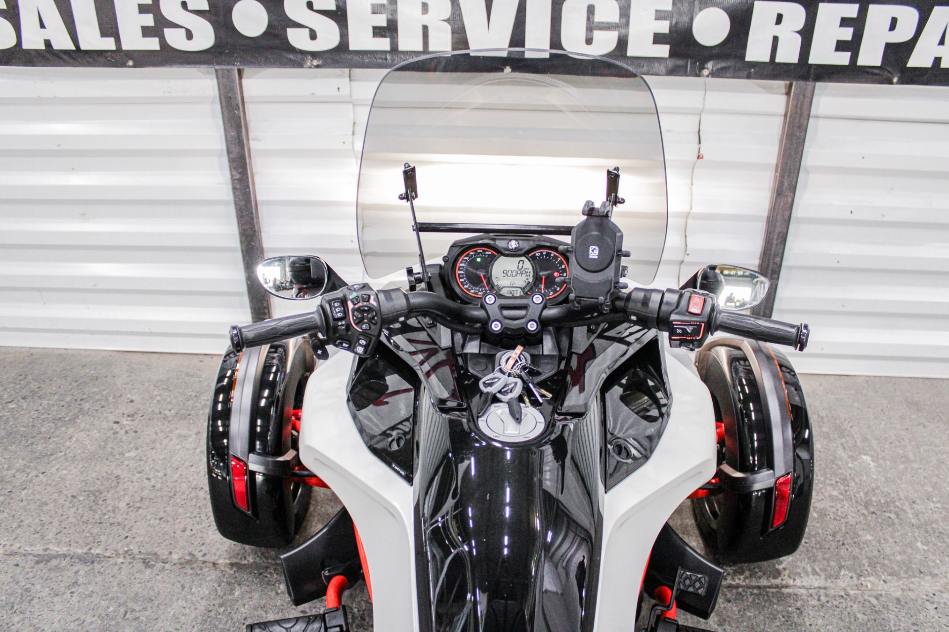2015 Can-Am Spyder® F3-S SM6 in Sacramento, California - Photo 15