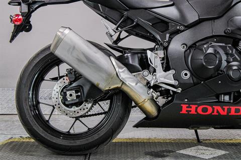 2017 Honda CBR1000RR in Sacramento, California - Photo 4