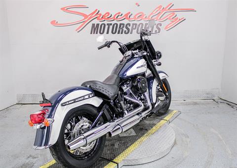 HAR039659 - 2019 - Harley-Davidson - Heritage Classic 107 Rear Right Side Angle - Photo 5