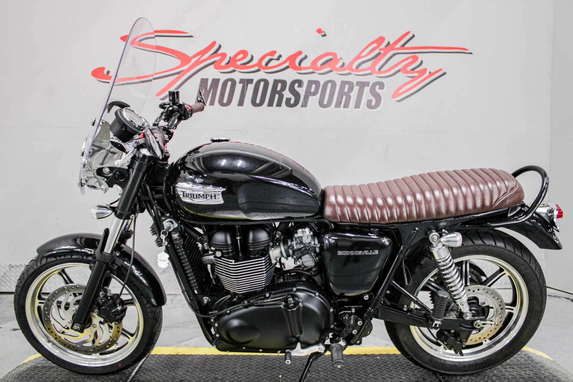 2014 Triumph Bonneville in Sacramento, California - Photo 8