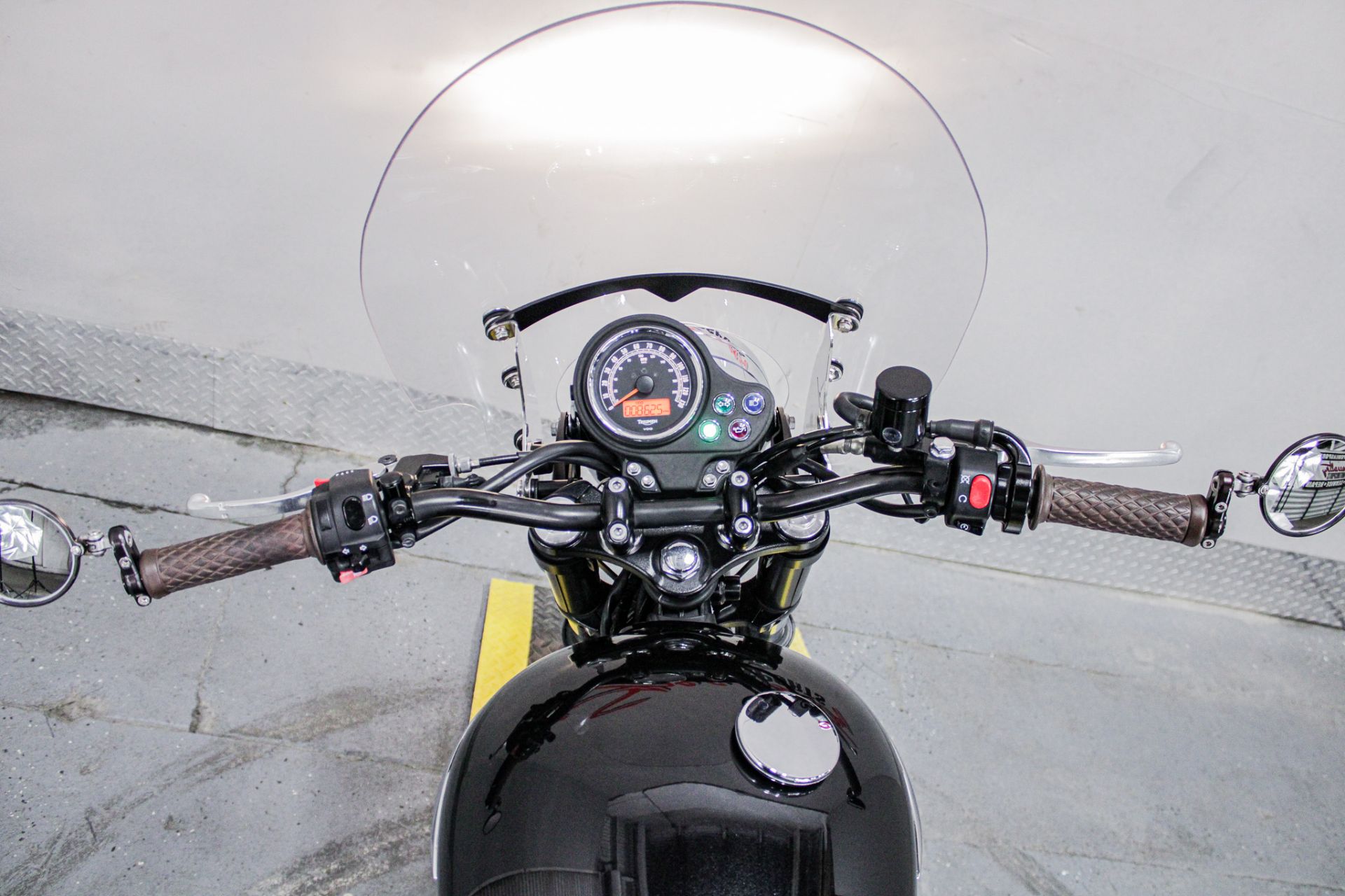 2014 Triumph Bonneville in Sacramento, California - Photo 16