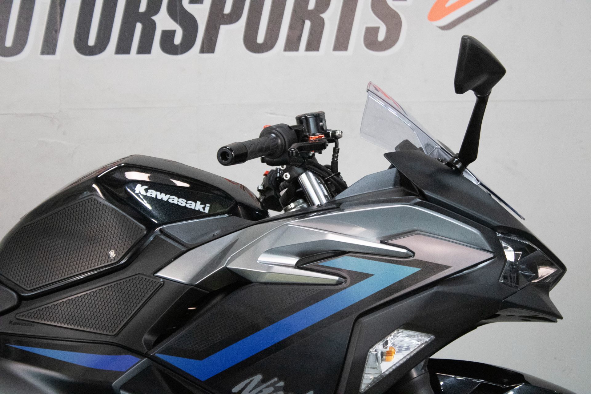 2025 Kawasaki Ninja 500 ABS in Sacramento, California - Photo 2