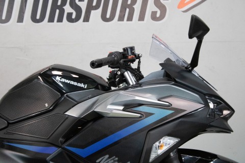 2025 Kawasaki Ninja 500 ABS in Sacramento, California - Photo 2