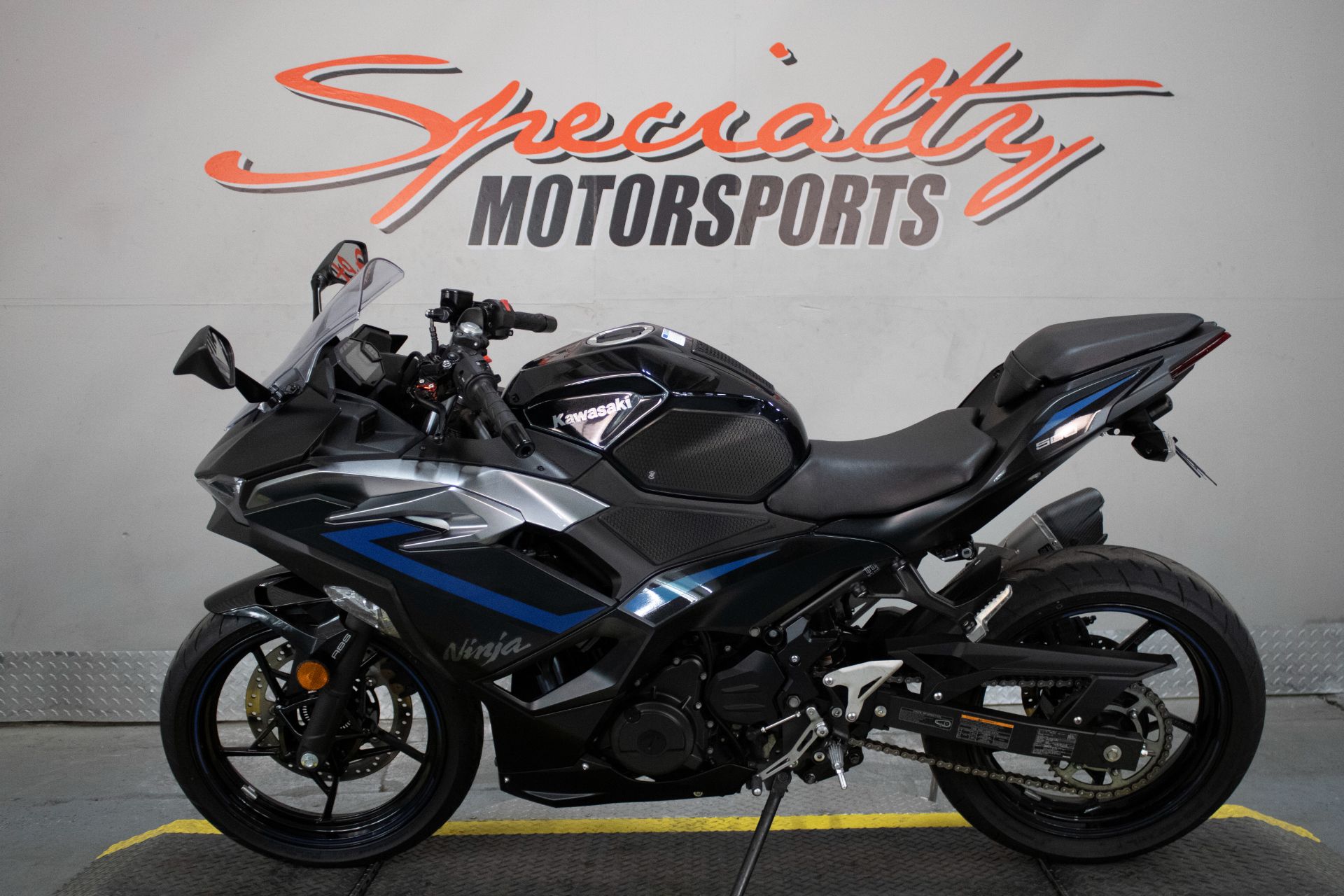 2025 Kawasaki Ninja 500 ABS in Sacramento, California - Photo 8