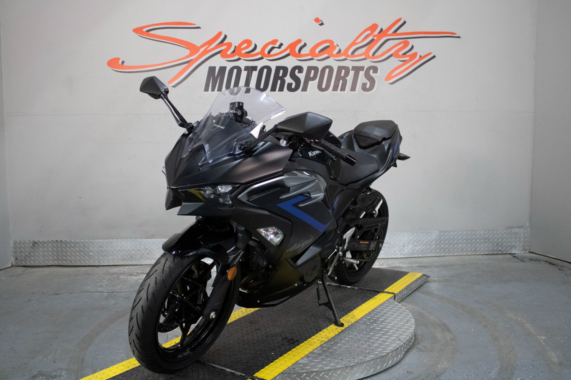 2025 Kawasaki Ninja 500 ABS in Sacramento, California - Photo 10