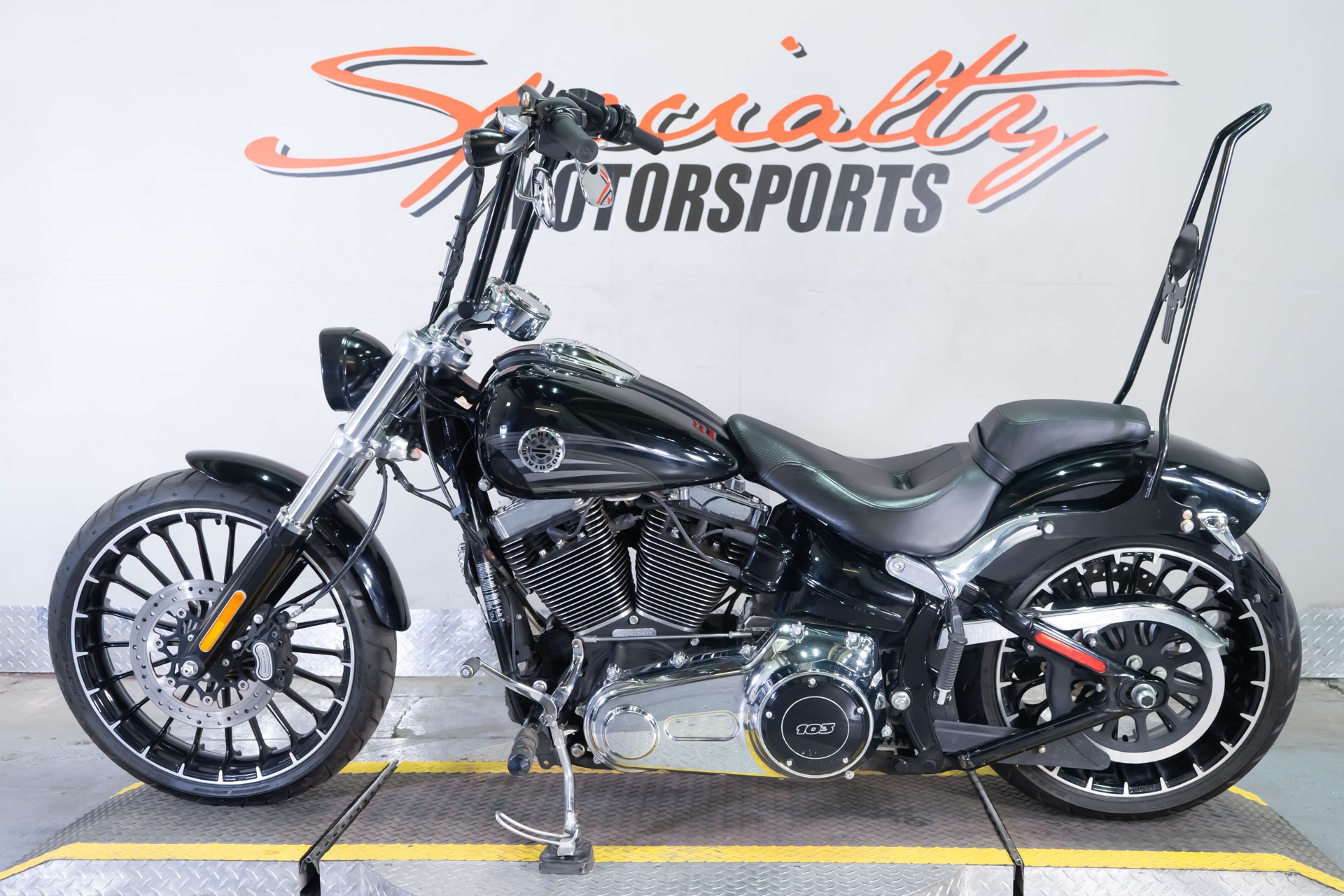 2017 Harley-Davidson Breakout® 4