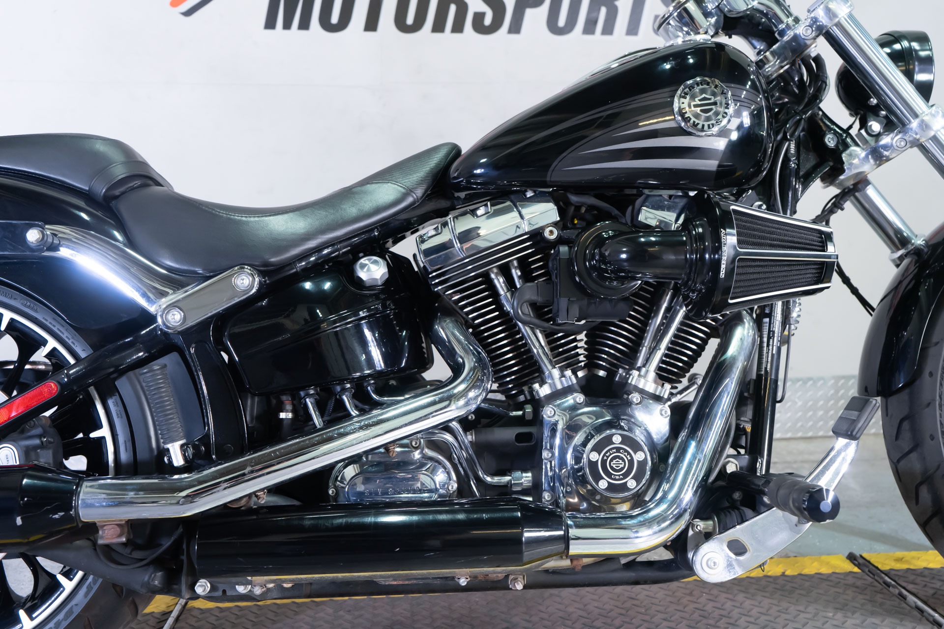 2017 Harley-Davidson Breakout® 8