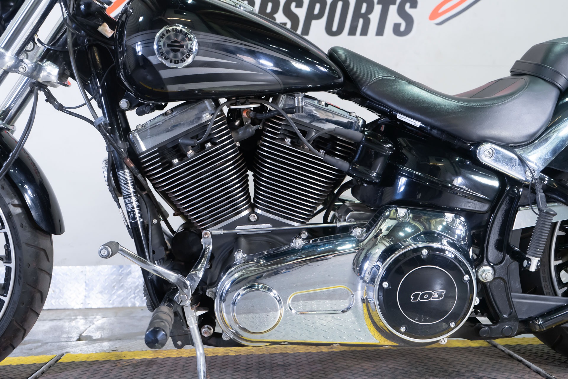2017 Harley-Davidson Breakout® 11