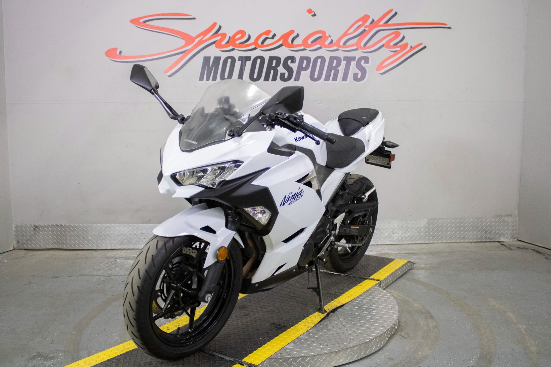 2020 Kawasaki Ninja 400 ABS in Sacramento, California - Photo 10