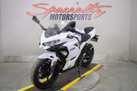 2020 Kawasaki Ninja 400 ABS in Sacramento, California - Photo 10