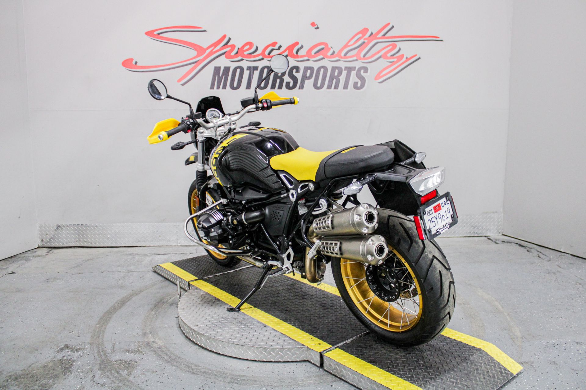 Rear Left Side Angle - Photo 7