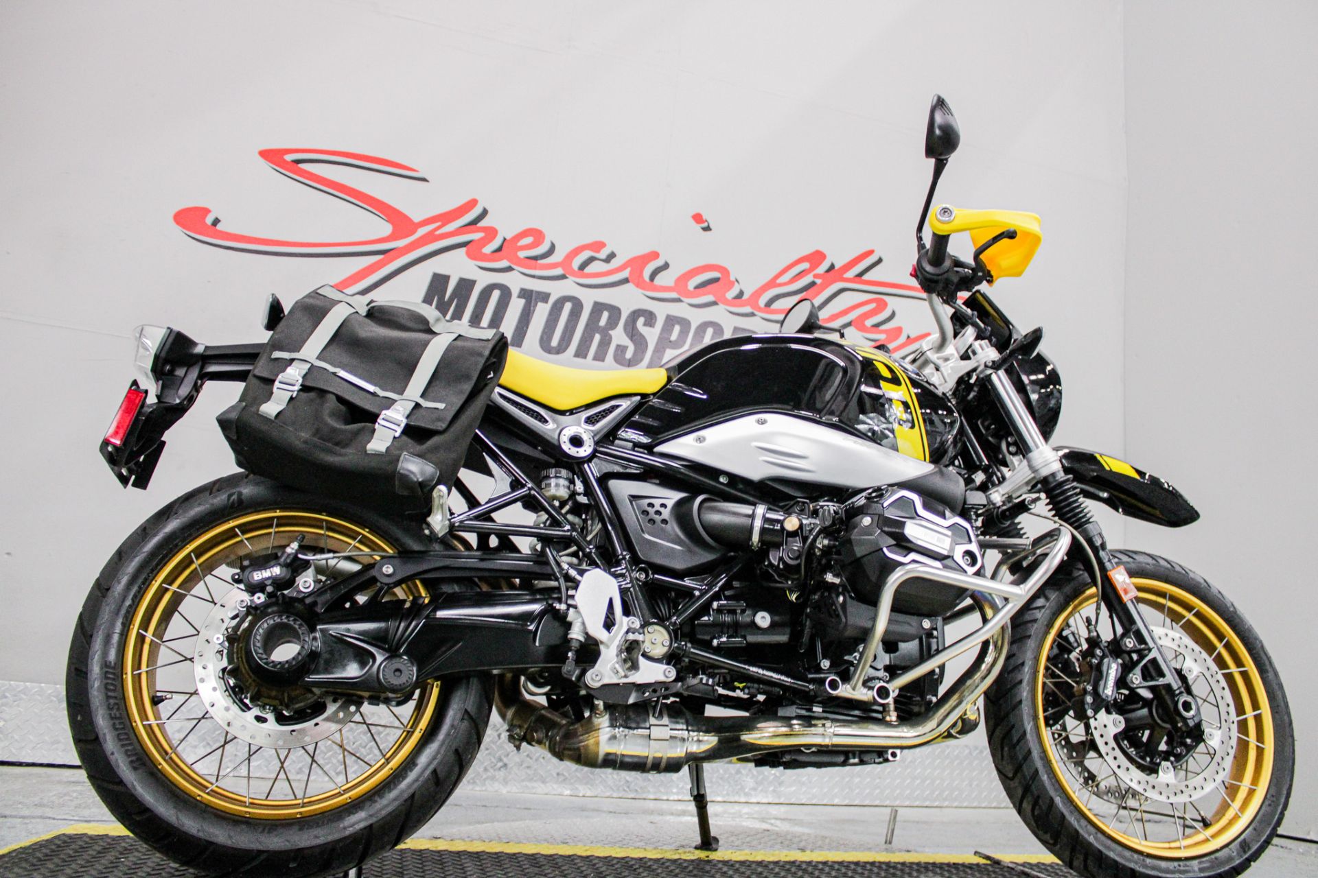 Lower Right Side Angle - Photo 15