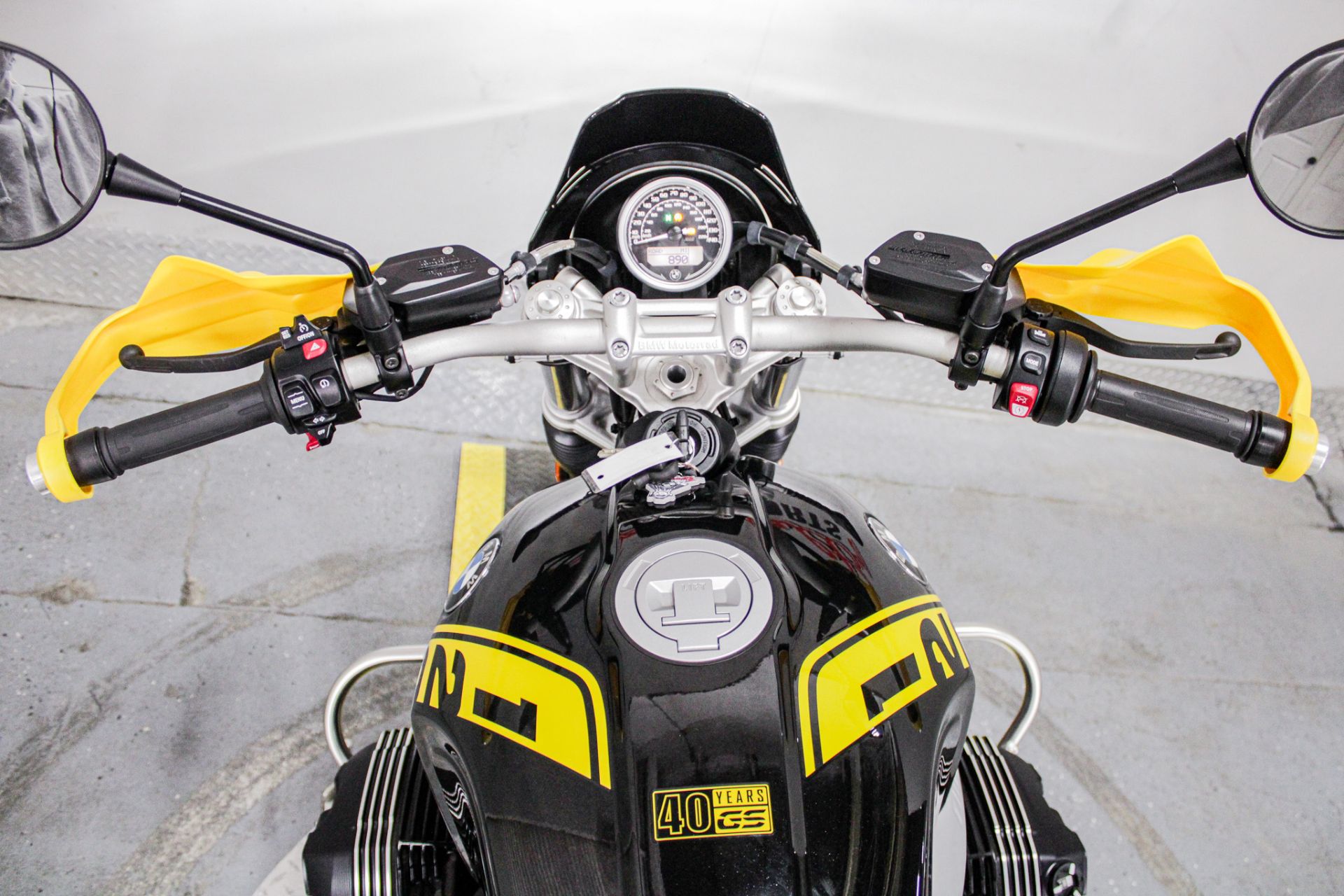 Dashboard - Photo 16