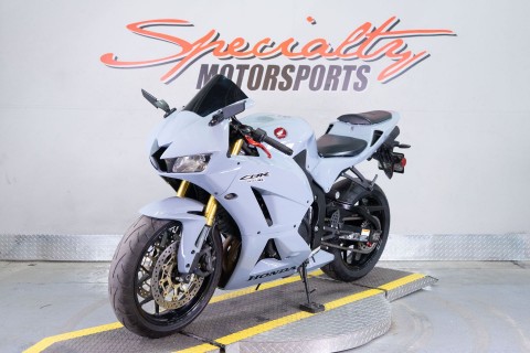 2024 Honda CBR600RR in Sacramento, California - Photo 4