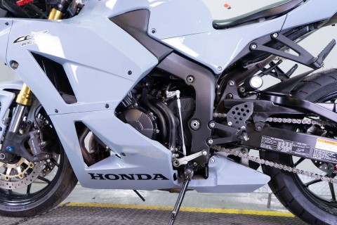 2024 Honda CBR600RR in Sacramento, California - Photo 13