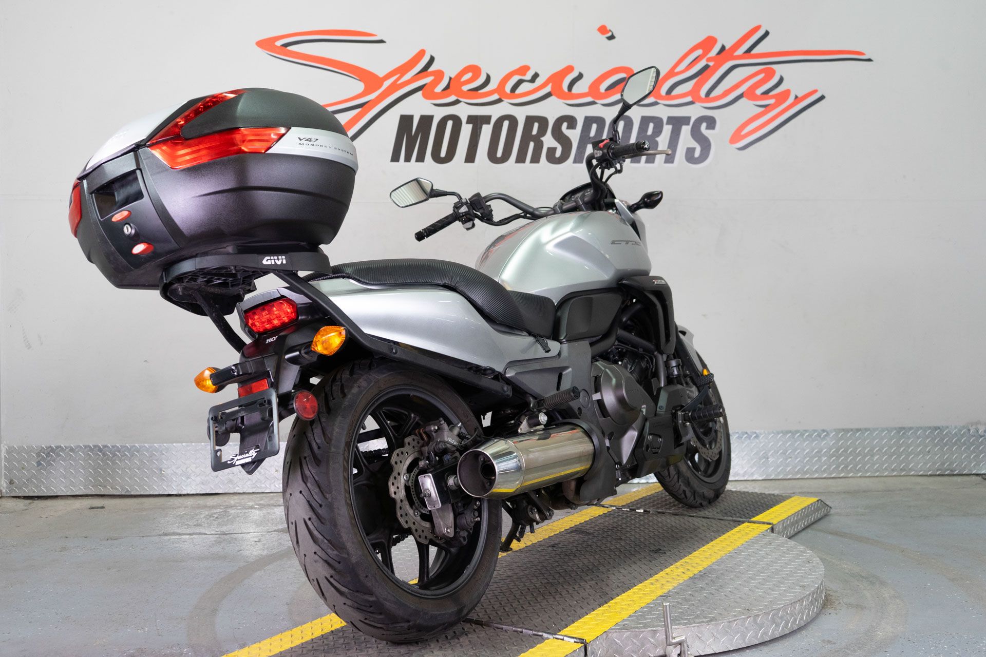 2015 Honda CTX®700N DCT ABS in Sacramento, California - Photo 6