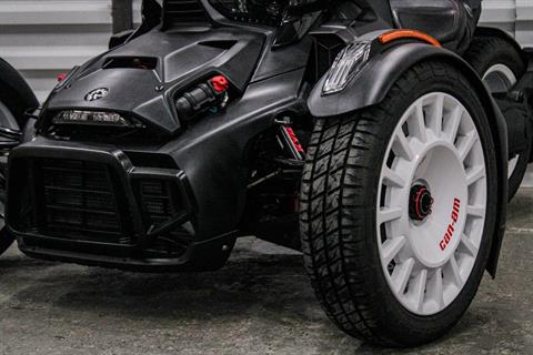 CAN001087 - 2022 - Can-Am - Ryker 900 ACE Front Left Zoomed In - Photo 2