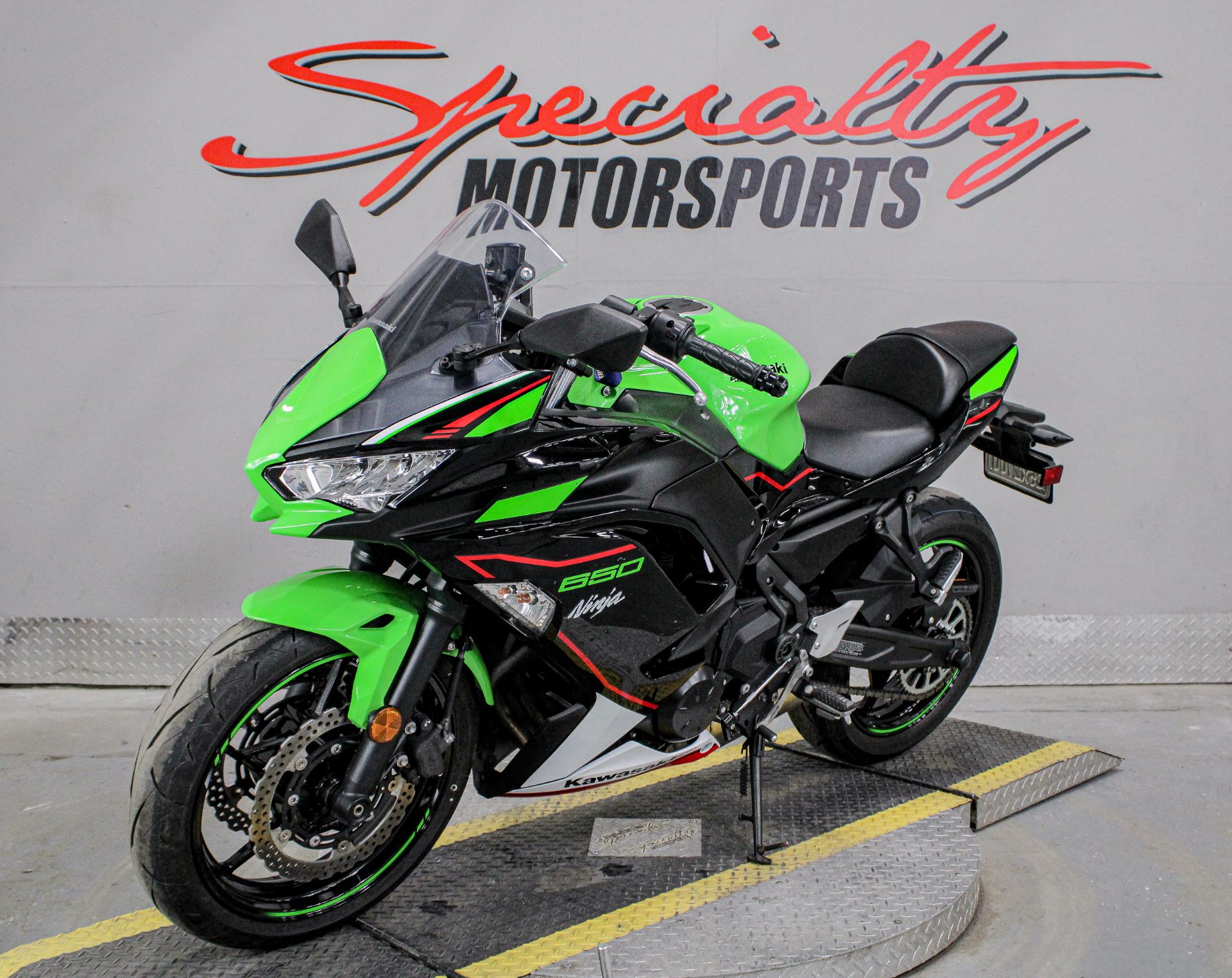シカルナ工房 TIMAI IKA OTOKO GEORGE TOWN New 2025 Kawasaki Ninja ZX-6R KRT Edition ABS, Jasper TN