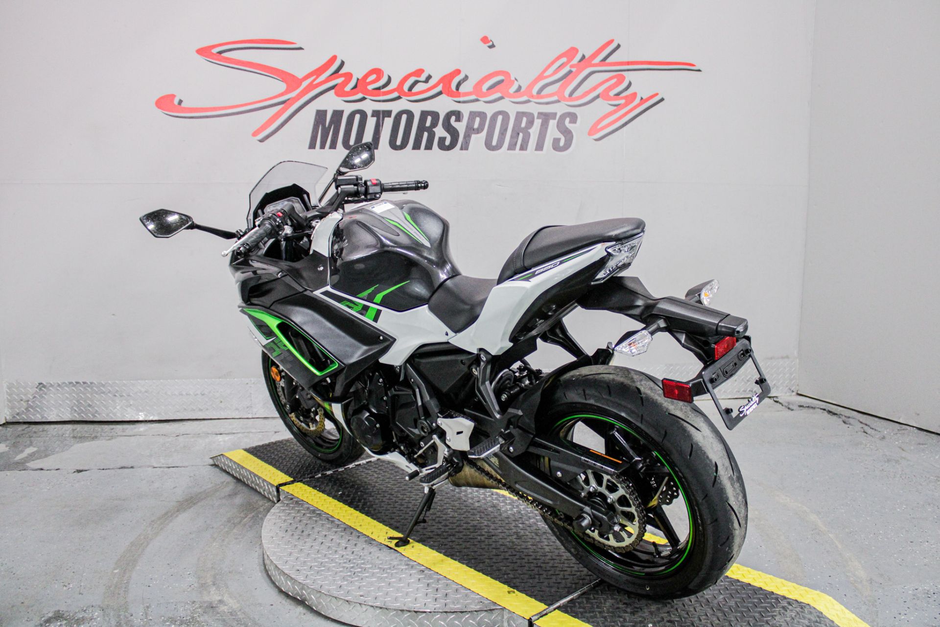 Rear Left Side Angle - Photo 7