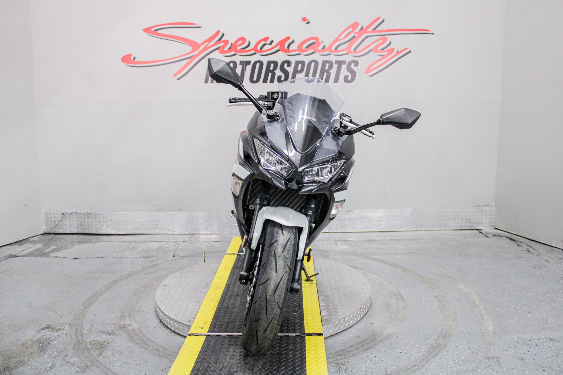 Front View - Photo 12