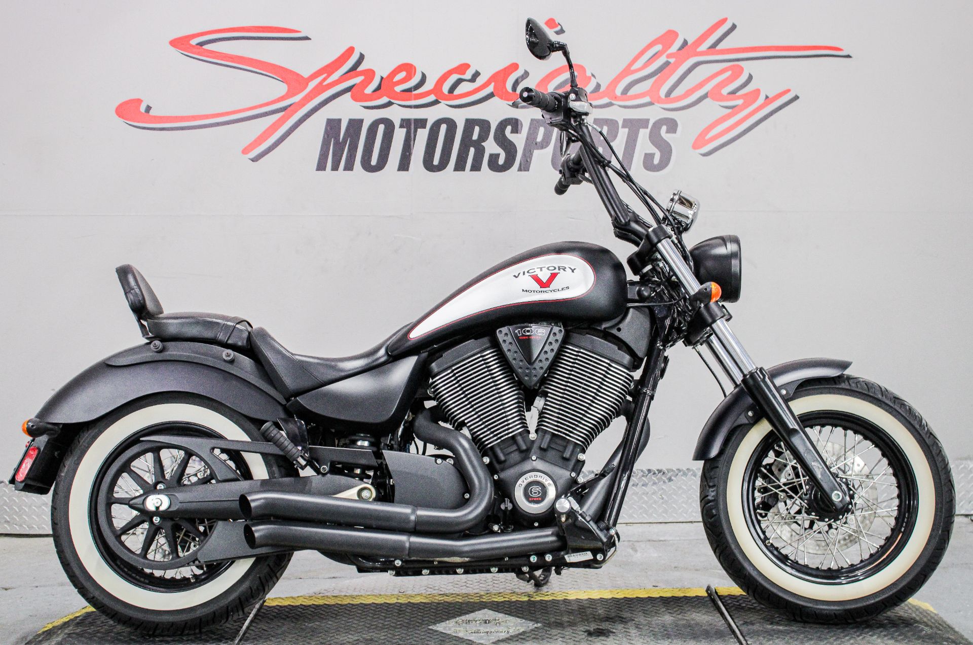 victorys 2008 Victory Motorcycles HAMMER S - 1634cc Standard