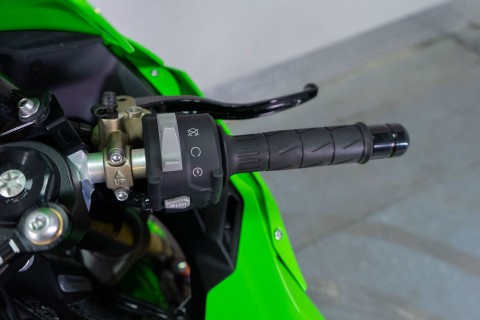 2025 Kawasaki Ninja® ZX™-10R in Sacramento, California - Photo 16