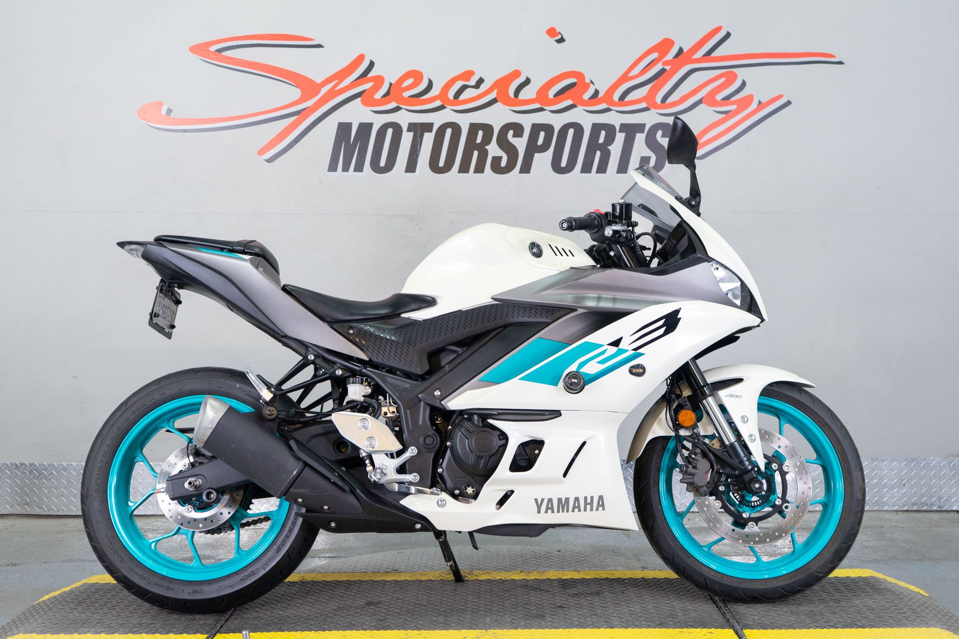 2024 Yamaha YZF-R3 in Sacramento, California - Photo 1