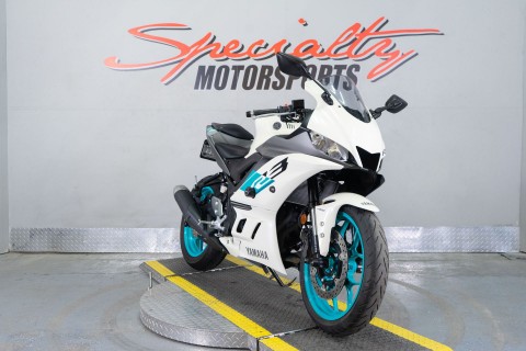 2024 Yamaha YZF-R3 in Sacramento, California - Photo 3