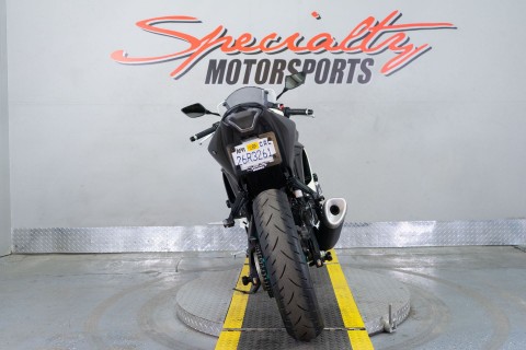 2024 Yamaha YZF-R3 in Sacramento, California - Photo 7