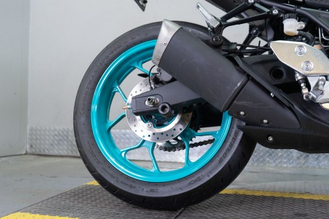 2024 Yamaha YZF-R3 in Sacramento, California - Photo 10