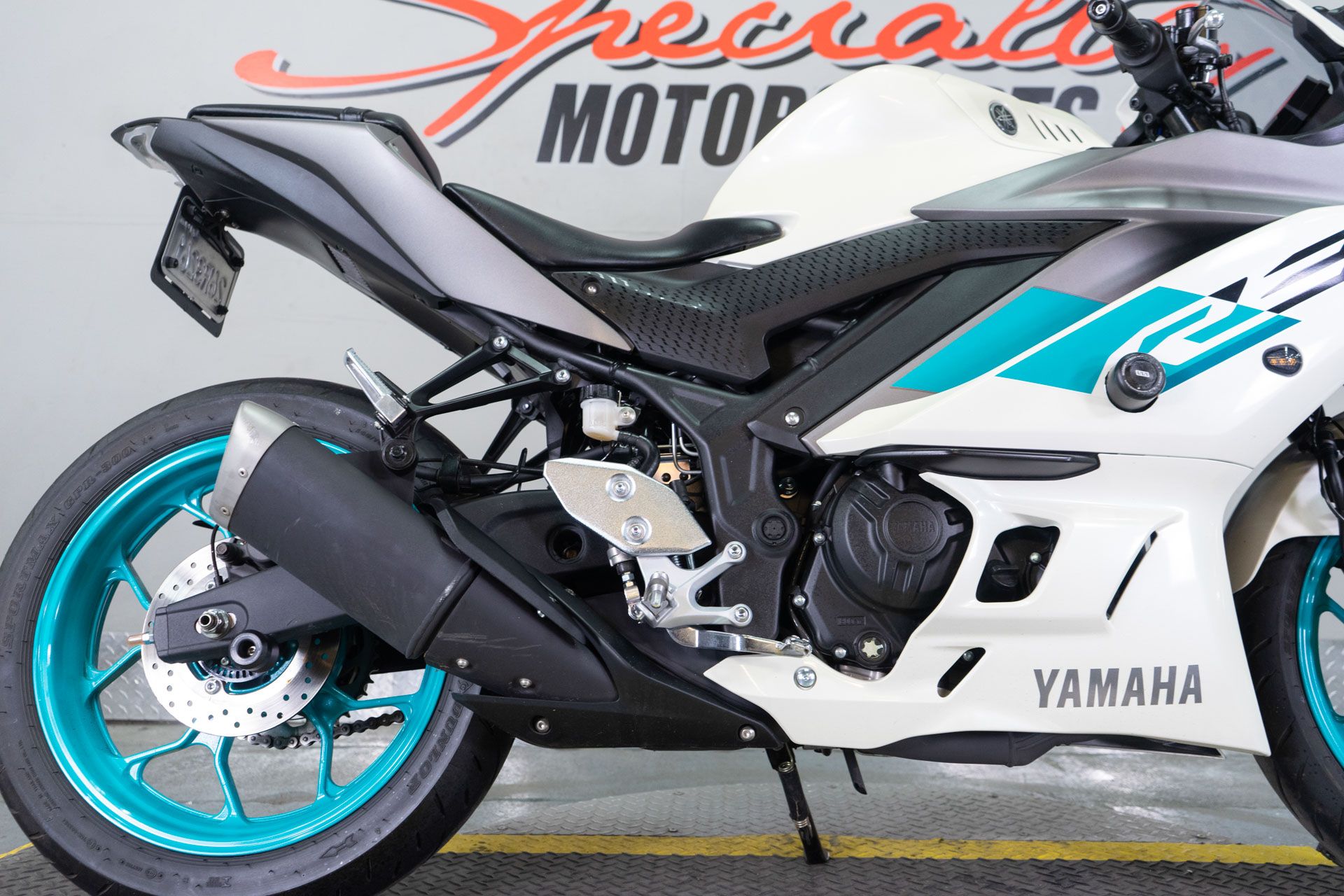 2024 Yamaha YZF-R3 in Sacramento, California - Photo 11