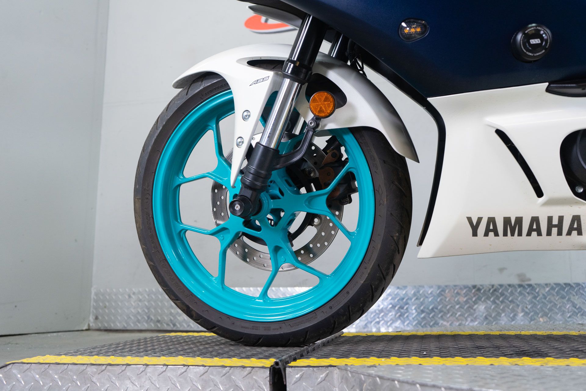 2024 Yamaha YZF-R3 in Sacramento, California - Photo 13