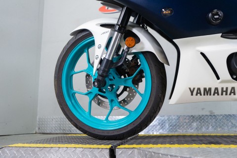 2024 Yamaha YZF-R3 in Sacramento, California - Photo 13