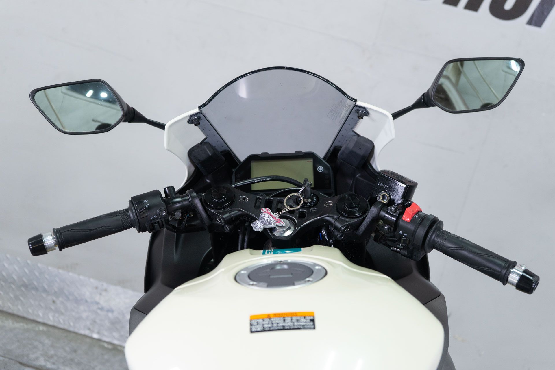 2024 Yamaha YZF-R3 in Sacramento, California - Photo 18